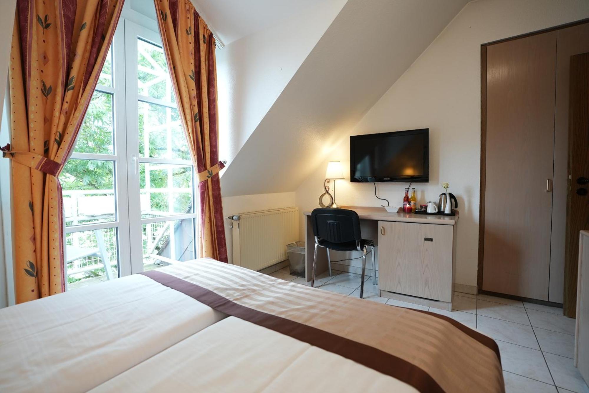 Uno Hotel Posthof Saarlouis Exterior foto